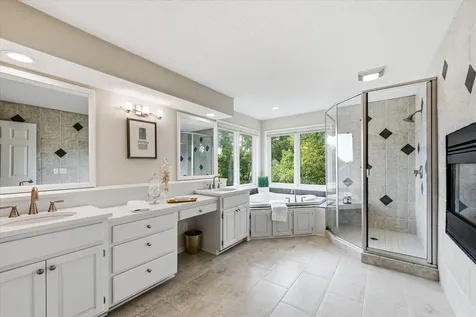 6690 Brenden Court Chanhassen MN 55317