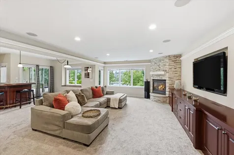 6690 Brenden Court Chanhassen MN 55317