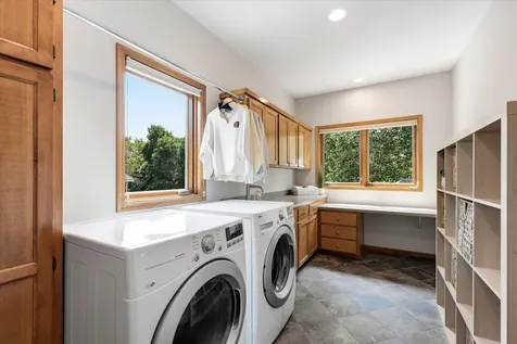 6690 Brenden Court Chanhassen MN 55317