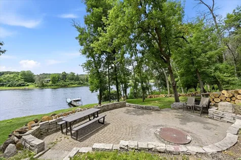 6690 Brenden Court Chanhassen MN 55317