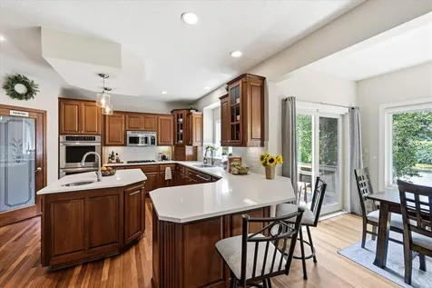 6690 Brenden Court Chanhassen MN 55317