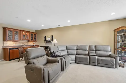 10100 Indigo Drive Eden Prairie MN 55347