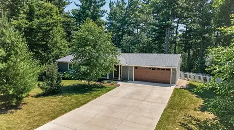 13 Overlook Road Dellwood MN 55110