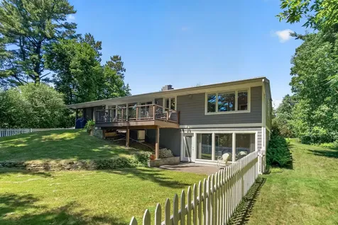 13 Overlook Road Dellwood MN 55110