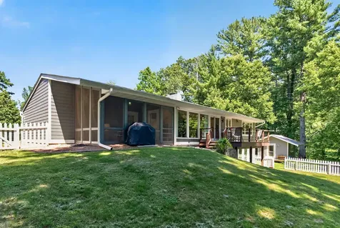 13 Overlook Road Dellwood MN 55110