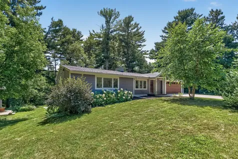 13 Overlook Road Dellwood MN 55110