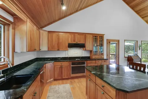 502 Shoreline Drive Wayzata MN 55391