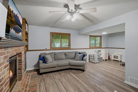 7327 74th Way N Brooklyn Park MN 55428