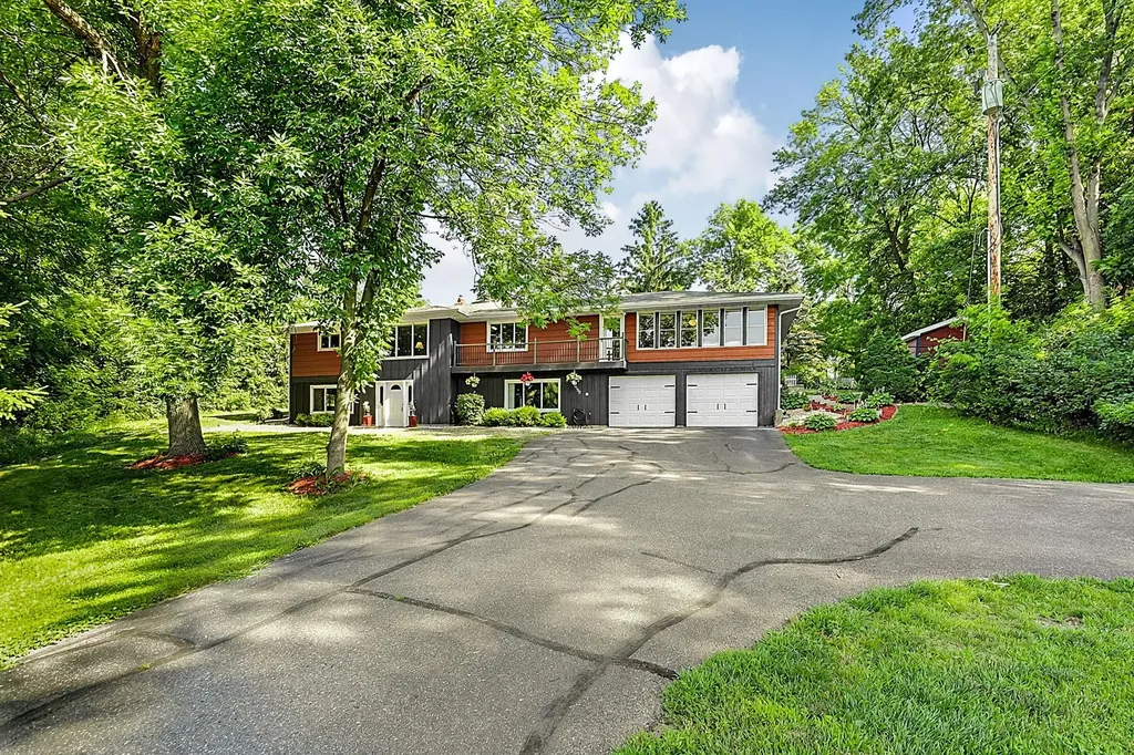 10150 Beebe Lake Road NE Hanover MN 55376