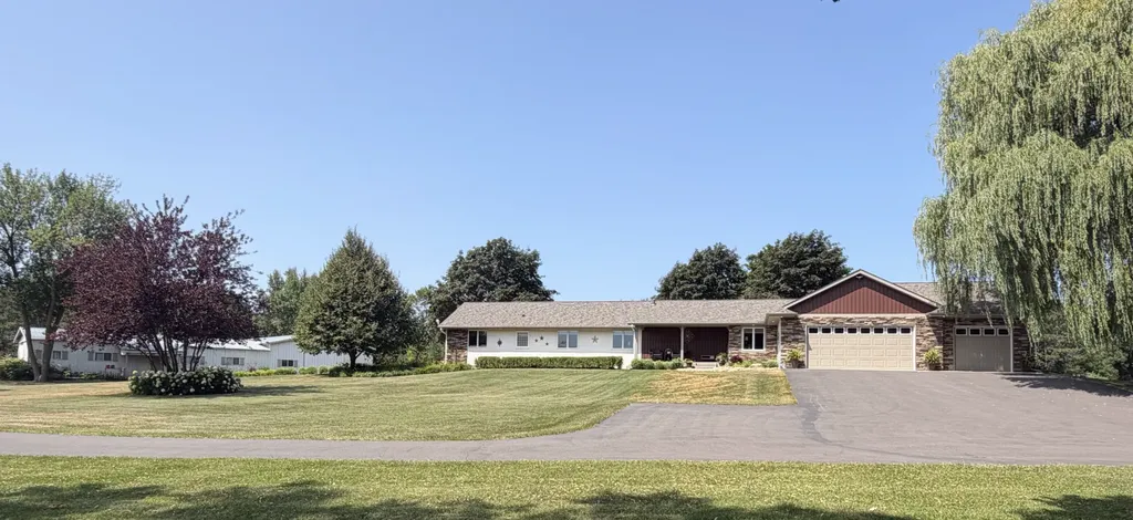 9848 218th Avenue NW Elk River MN 55330