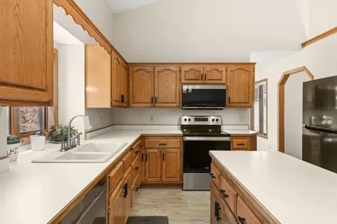11525 Pondview Court Champlin MN 55316