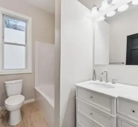 2221 Bloomington Avenue Minneapolis MN 55404