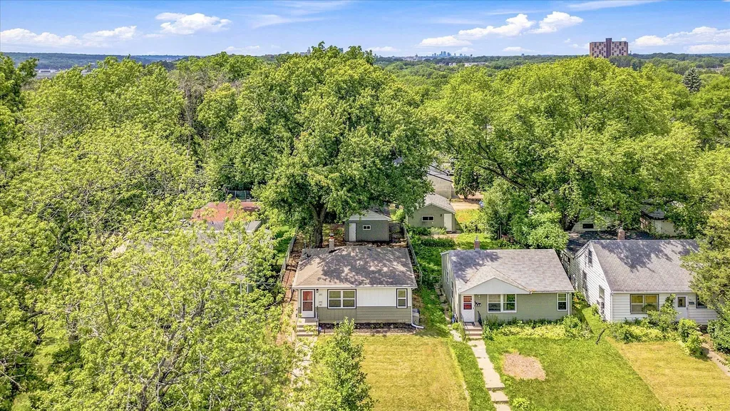 285 Hazelwood Street Saint Paul MN 55106