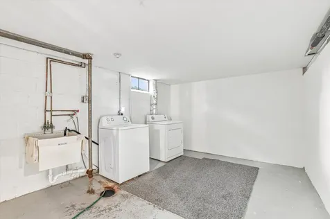 285 Hazelwood Street Saint Paul MN 55106
