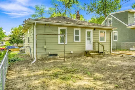 285 Hazelwood Street Saint Paul MN 55106