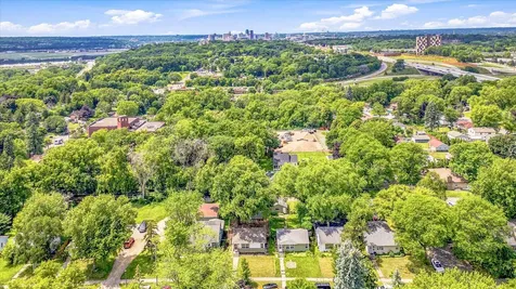 285 Hazelwood Street Saint Paul MN 55106