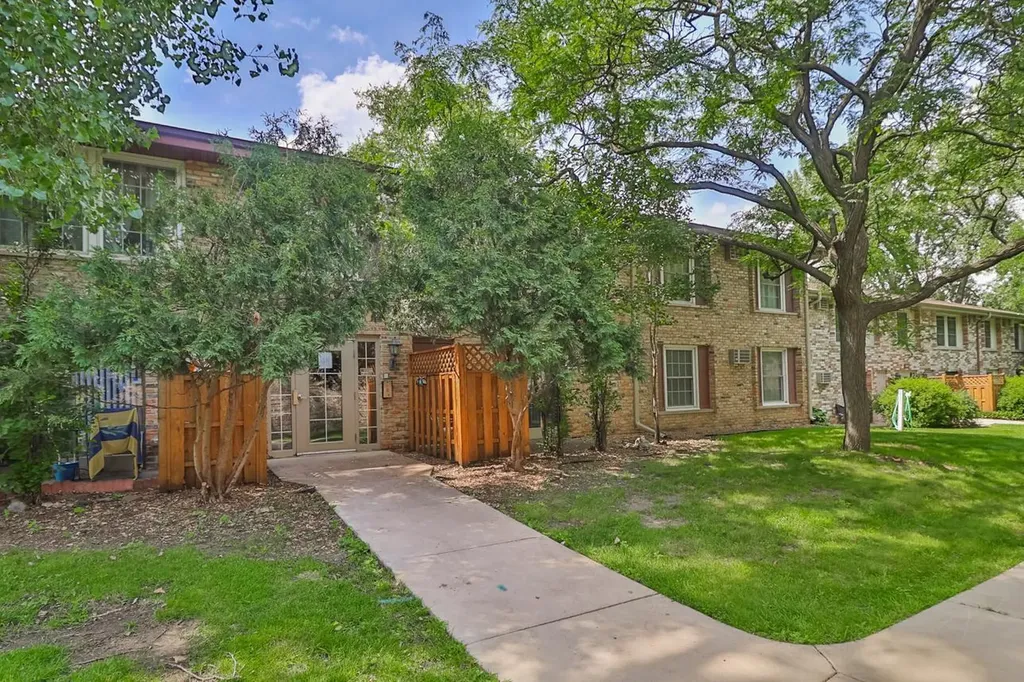4648 Cedar Lake Road S Saint Louis Park MN 55416