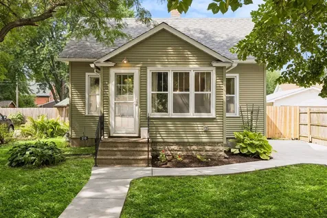 299 Sidney Street W Saint Paul MN 55107