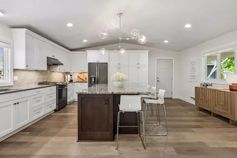 7204 Glouchester Drive Edina MN 55435