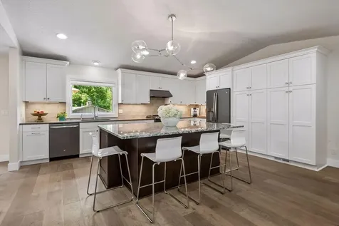 7204 Glouchester Drive Edina MN 55435