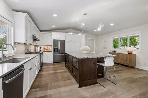 7204 Glouchester Drive Edina MN 55435