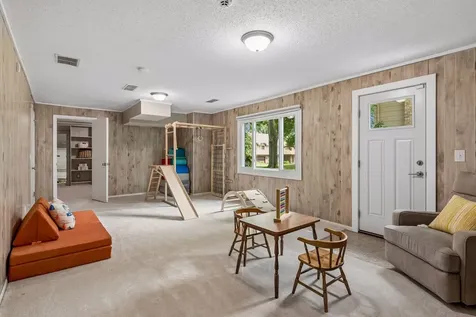 7204 Glouchester Drive Edina MN 55435