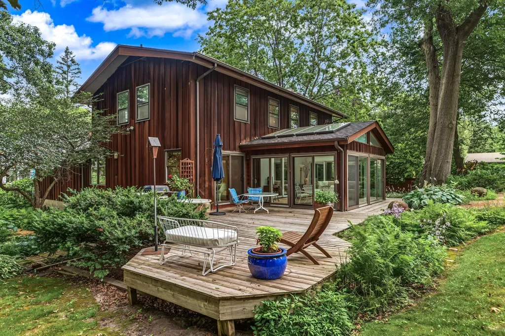 110 19th Avenue SW New Brighton MN 55112