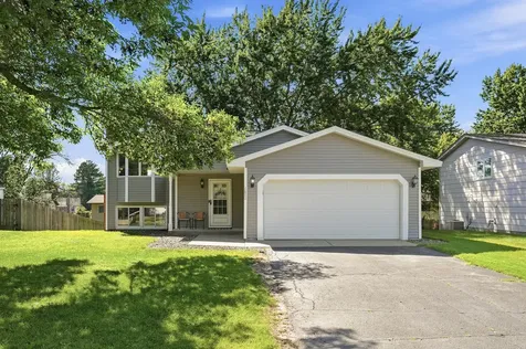 2682 Guthrie Avenue N Oakdale MN 55128