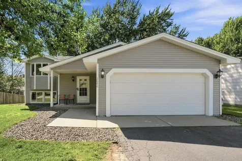 2682 Guthrie Avenue N Oakdale MN 55128