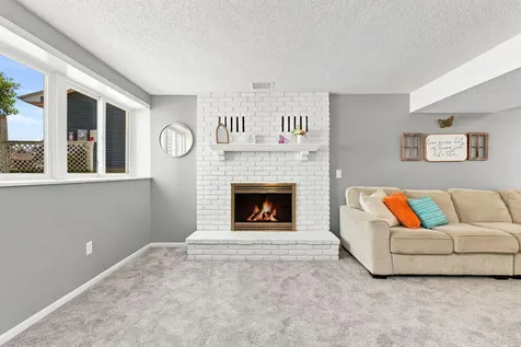 2682 Guthrie Avenue N Oakdale MN 55128