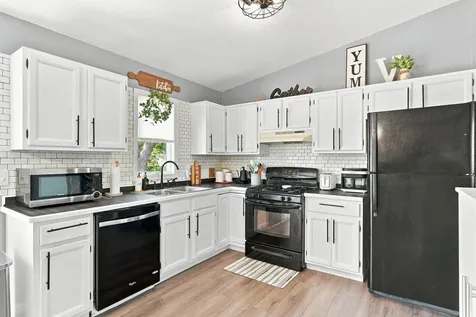 2682 Guthrie Avenue N Oakdale MN 55128