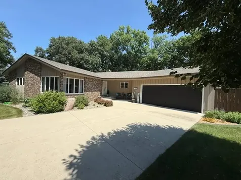 104 Cedar Point Redwood Falls MN 56283