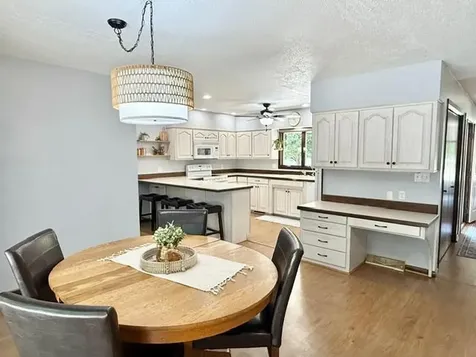 104 Cedar Point Redwood Falls MN 56283