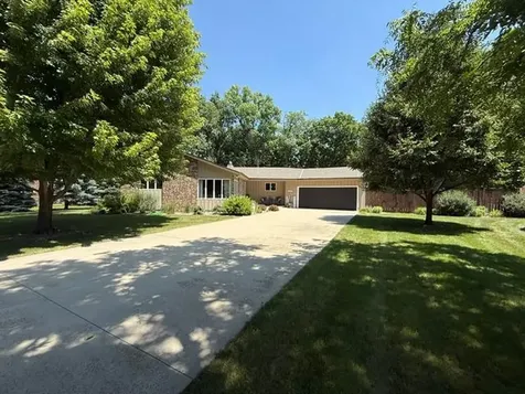 104 Cedar Point Redwood Falls MN 56283