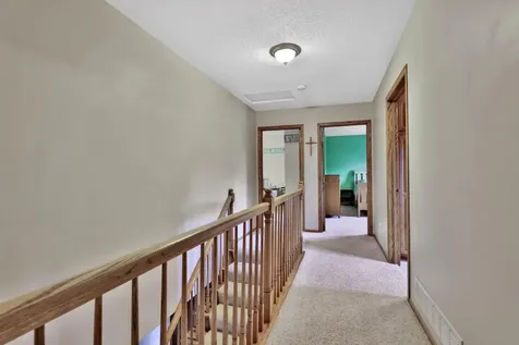 987 Demont Avenue E Maplewood MN 55109