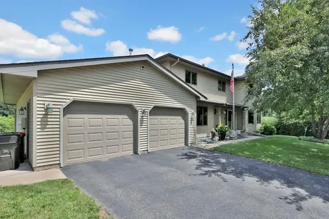 987 Demont Avenue E Maplewood MN 55109