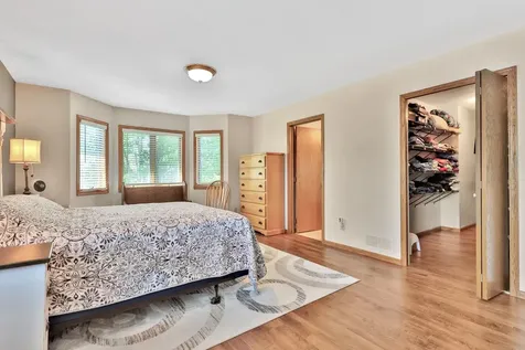 987 Demont Avenue E Maplewood MN 55109