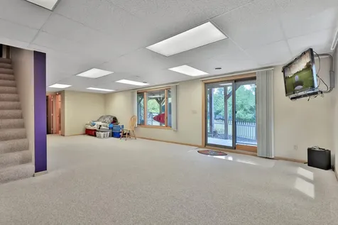 987 Demont Avenue E Maplewood MN 55109