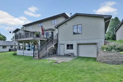 987 Demont Avenue E Maplewood MN 55109