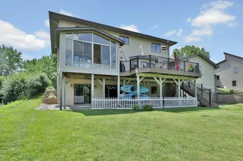 987 Demont Avenue E Maplewood MN 55109