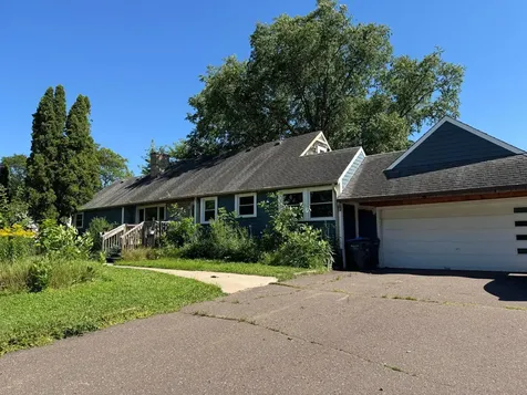 2338 15th Avenue E North Saint Paul MN 55109
