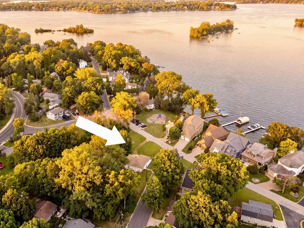 4528 Aberdeen Mound MN 55364