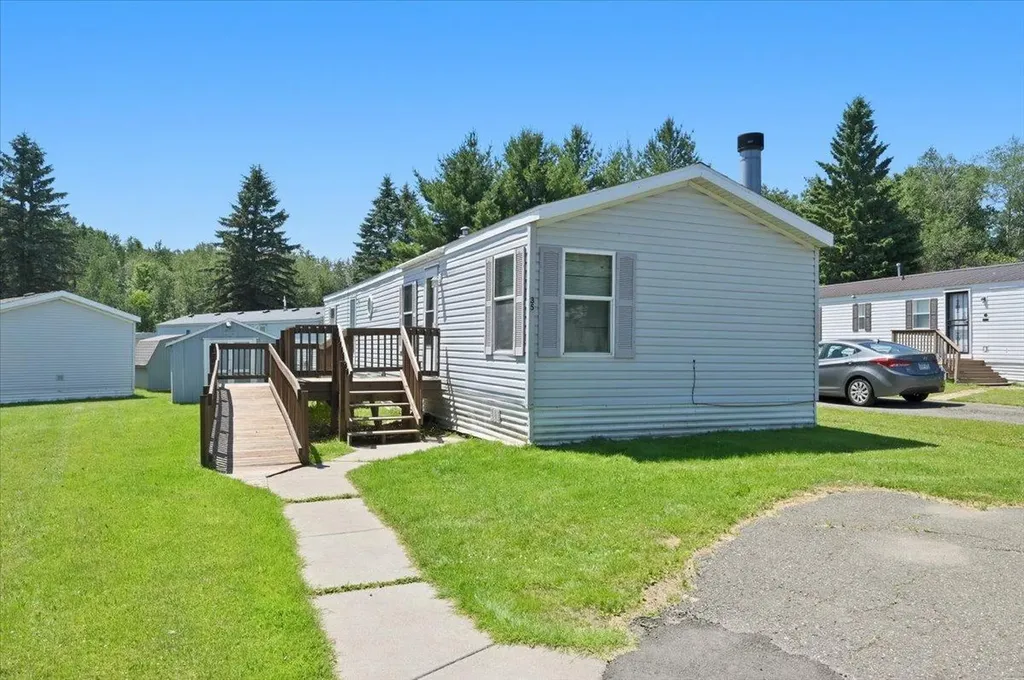 35 Korda Drive Duluth MN 55808