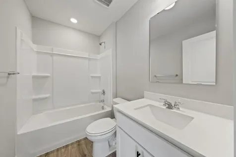 1656 Shasta Drive Shakopee MN 55379