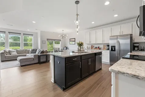762 Stonegate Road Chanhassen MN 55317