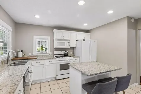 657 Delaware Avenue Saint Paul MN 55107