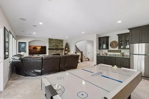 34 Rapp Farm Boulevard North Oaks MN 55127
