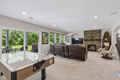 34 Rapp Farm Boulevard North Oaks MN 55127