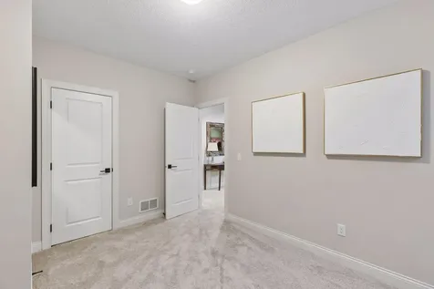 34 Rapp Farm Boulevard North Oaks MN 55127