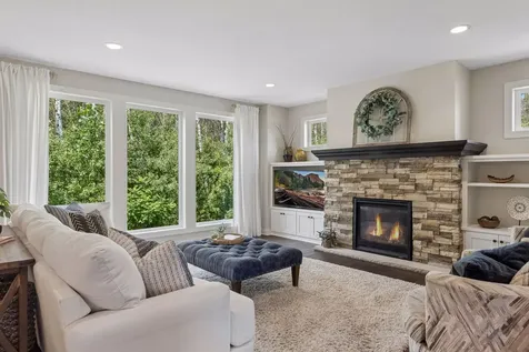 34 Rapp Farm Boulevard North Oaks MN 55127